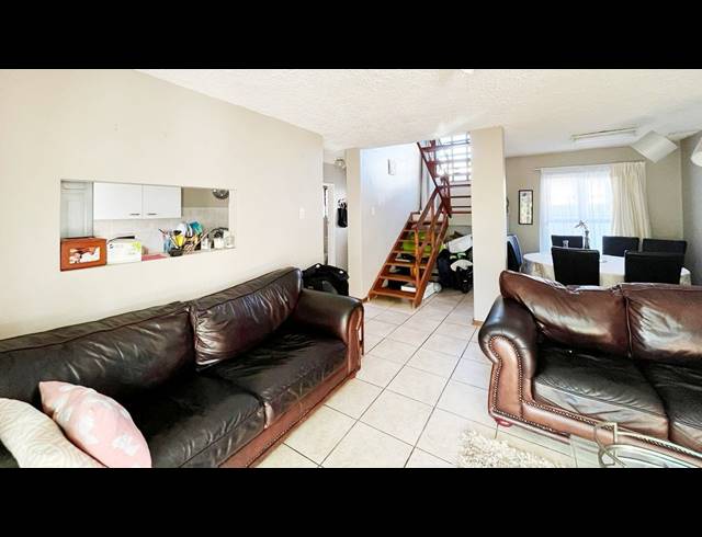 3 BEDROOM TOWNHOUSE RENTED IN HUMEWOOD